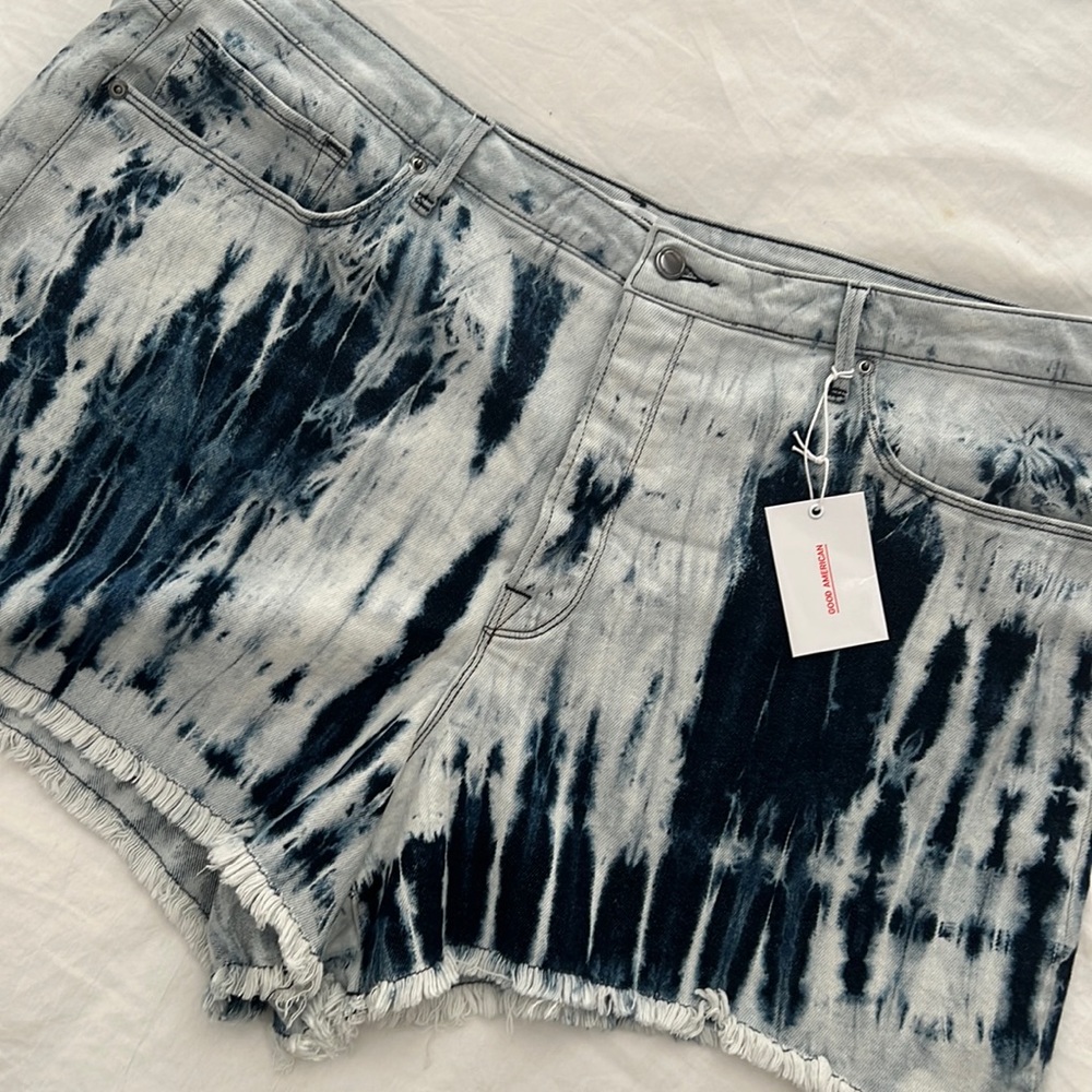Good American Women’s Denim Shorts